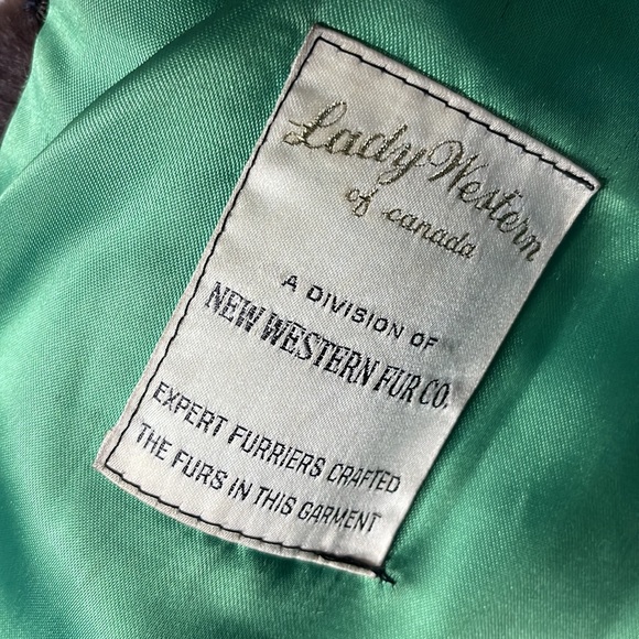 SPECIAL VINTAGE FUR COAT - Picture 10 of 17